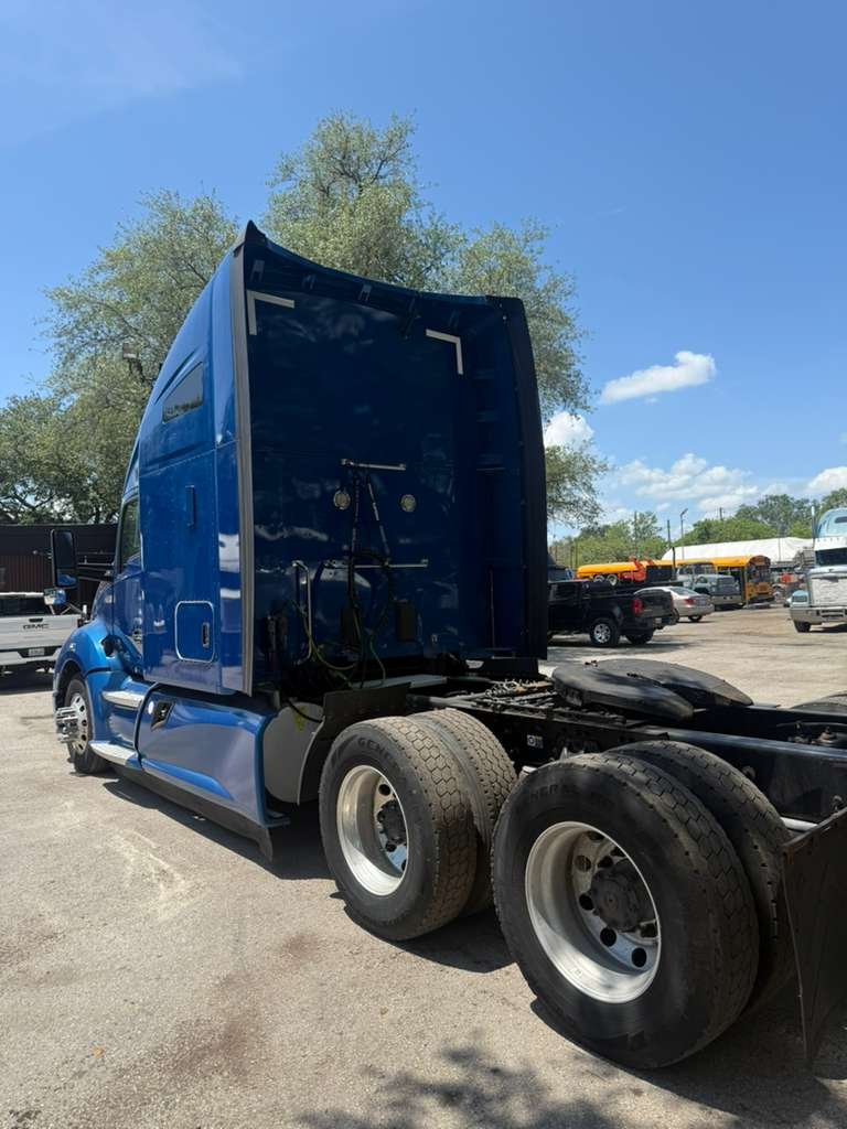 2020 Kenworth T680 - $47,000