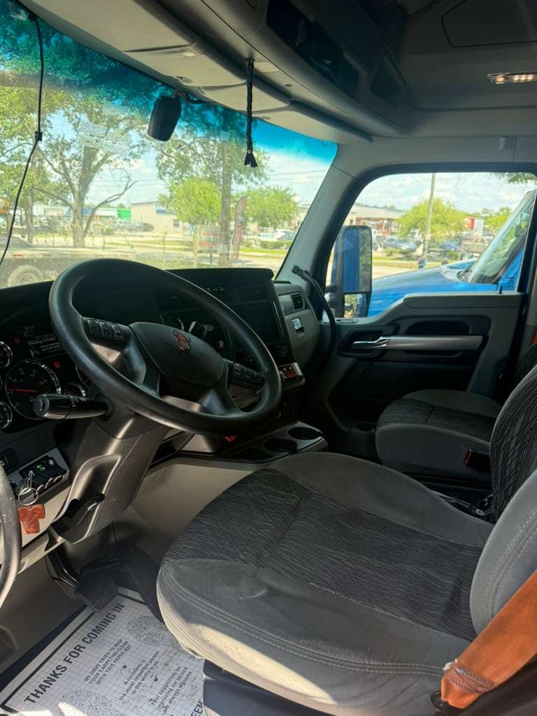 2020 Kenworth T680 - $47,000