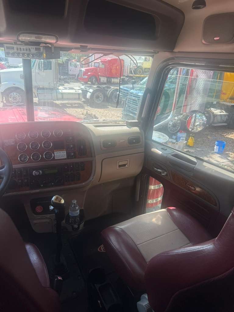 2009 Peterbilt 388 - $36,500
