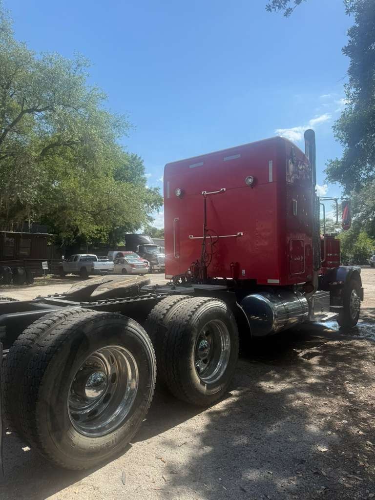 2009 Peterbilt 388 - $36,500