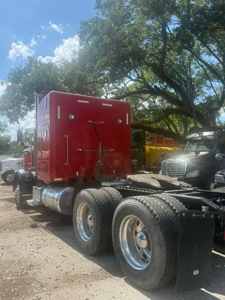 2009 Peterbilt 388 - $36,500