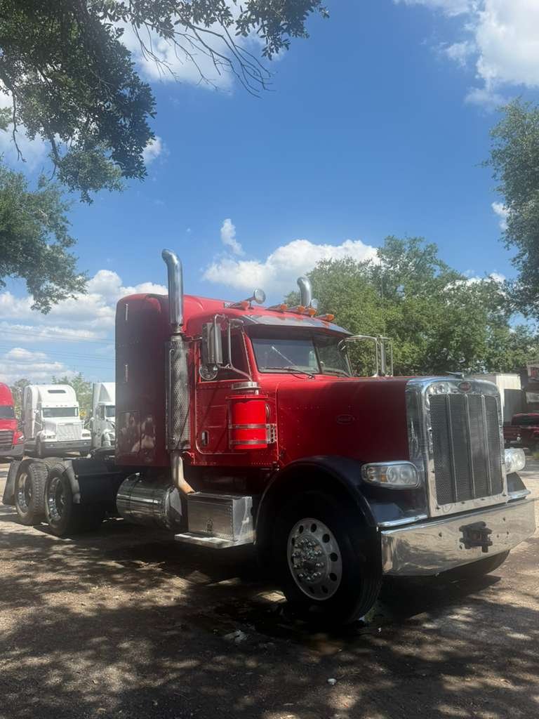 2009 Peterbilt 388 - $36,500