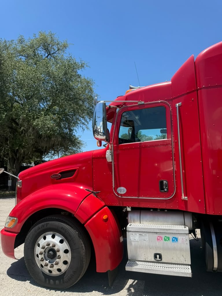2014 Peterbilt 386 - $40,000