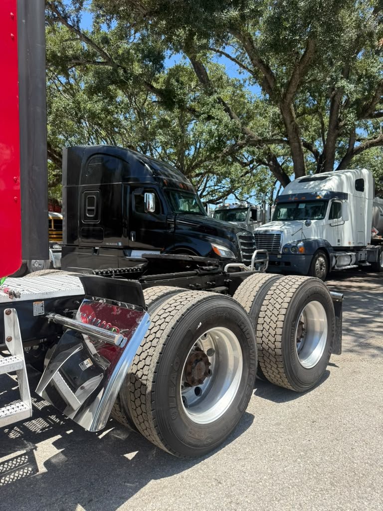2014 Peterbilt 386 - $40,000