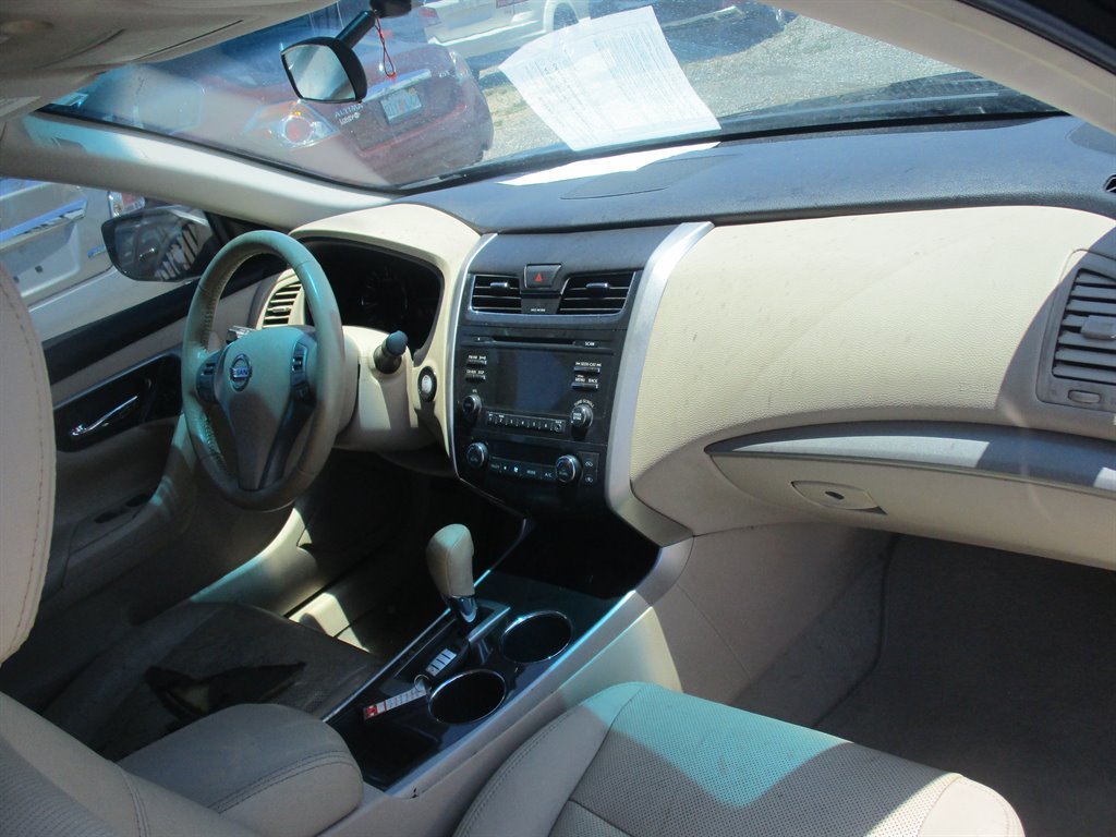 2013 Nissan Altima 2.5 photo