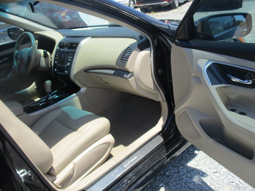 2013 Nissan Altima 2.5 photo