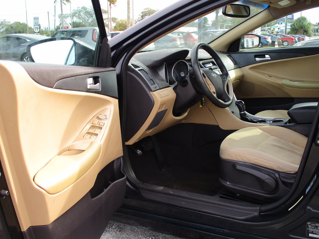 2011 Hyundai Sonata - $5,900
