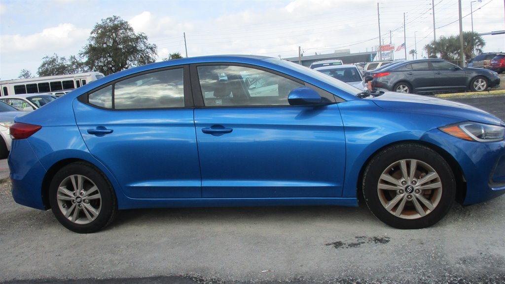 2017 Hyundai Elantra SE photo