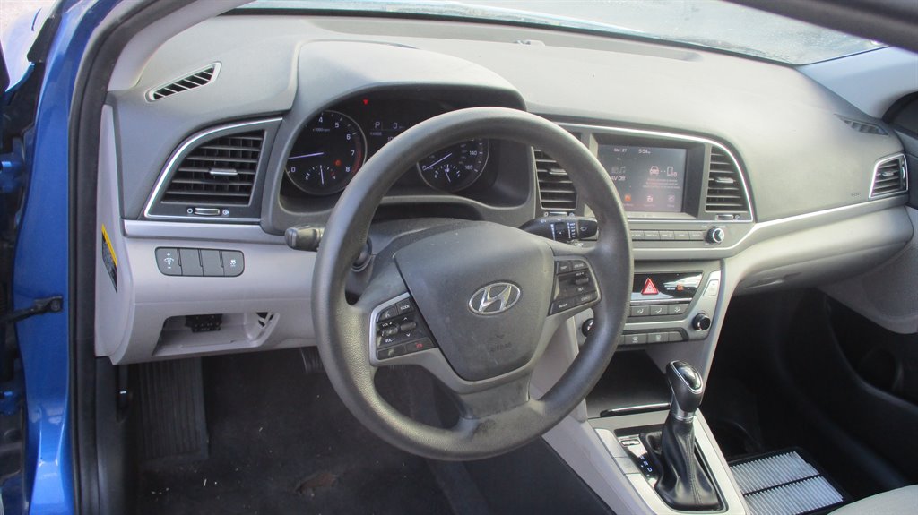 2017 Hyundai Elantra SE photo