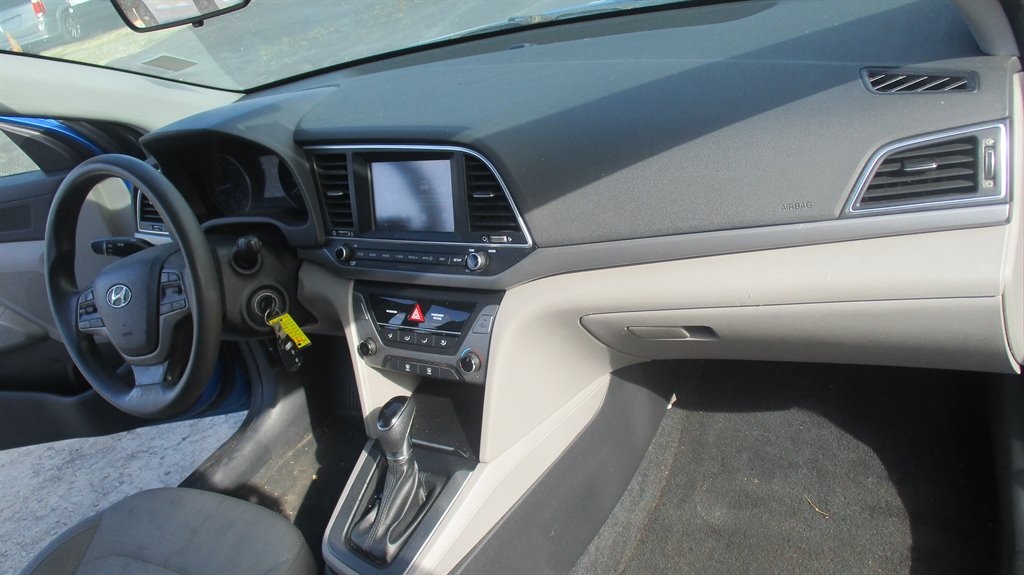 2017 Hyundai Elantra SE photo