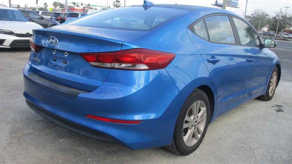 2017 Hyundai Elantra SE photo