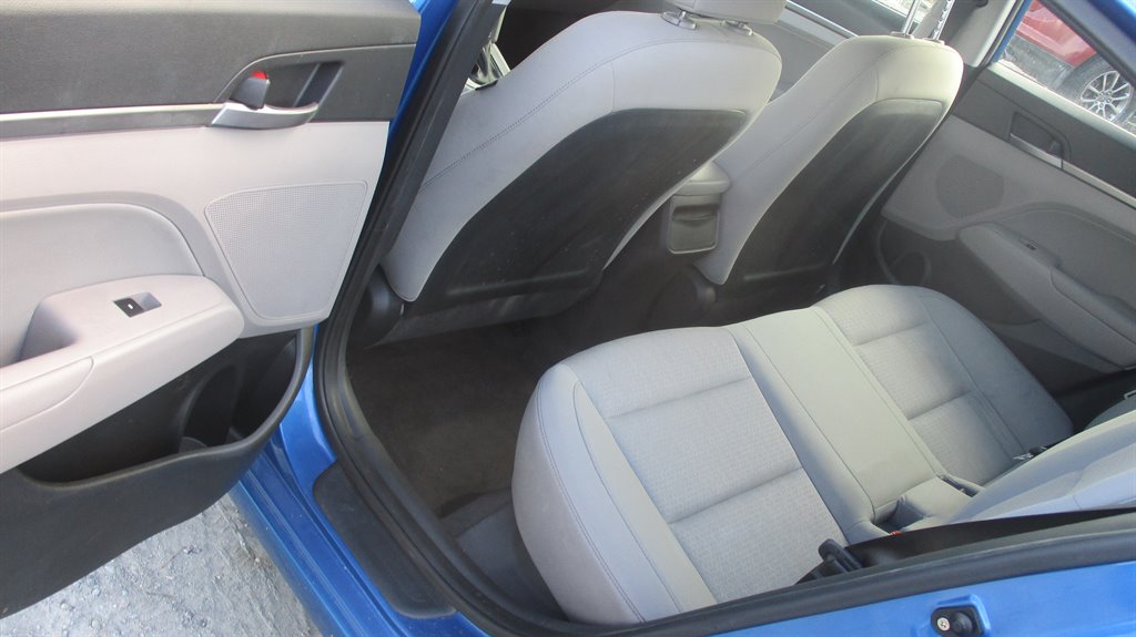 2017 Hyundai Elantra SE photo