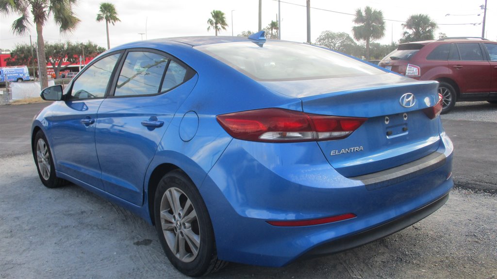 2017 Hyundai Elantra SE photo
