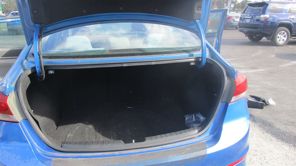 2017 Hyundai Elantra SE photo