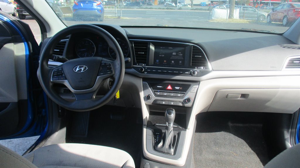 2017 Hyundai Elantra SE photo