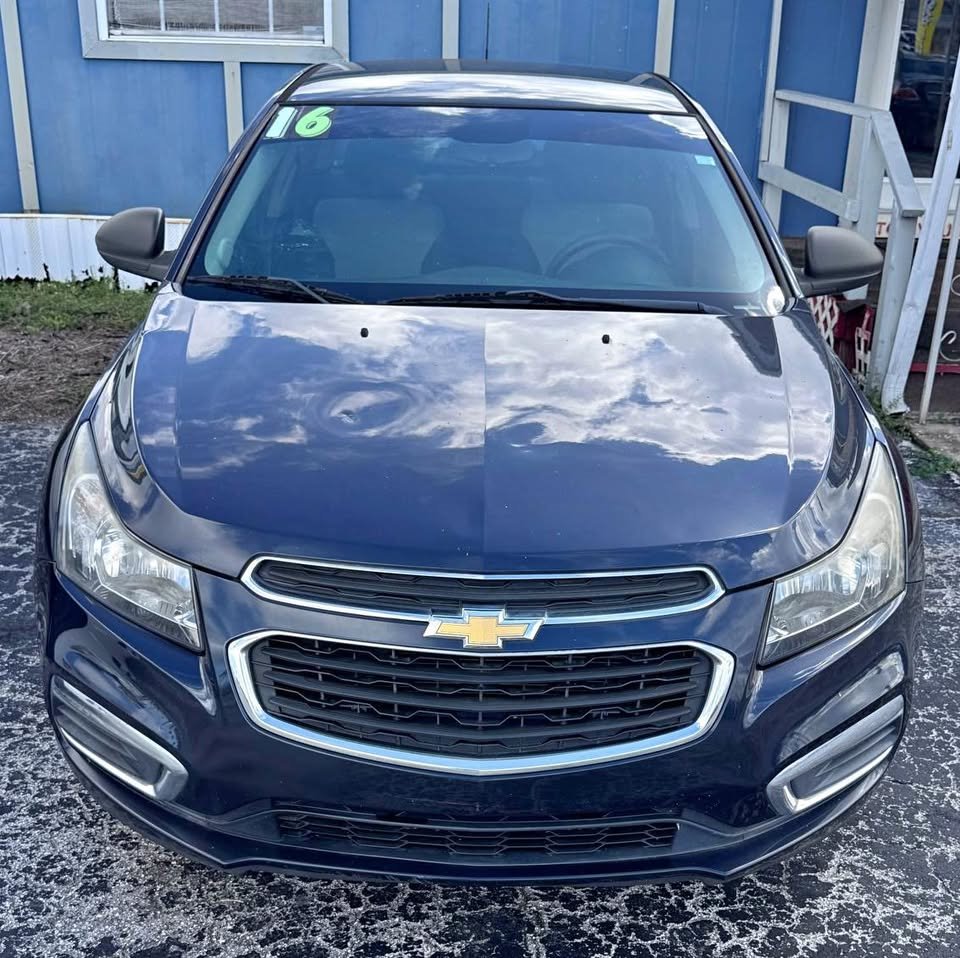 2016 Chevrolet Cruze - $6,990