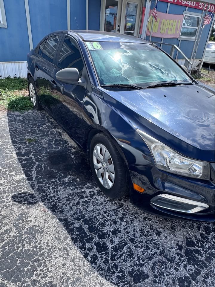 2016 Chevrolet Cruze - $6,990