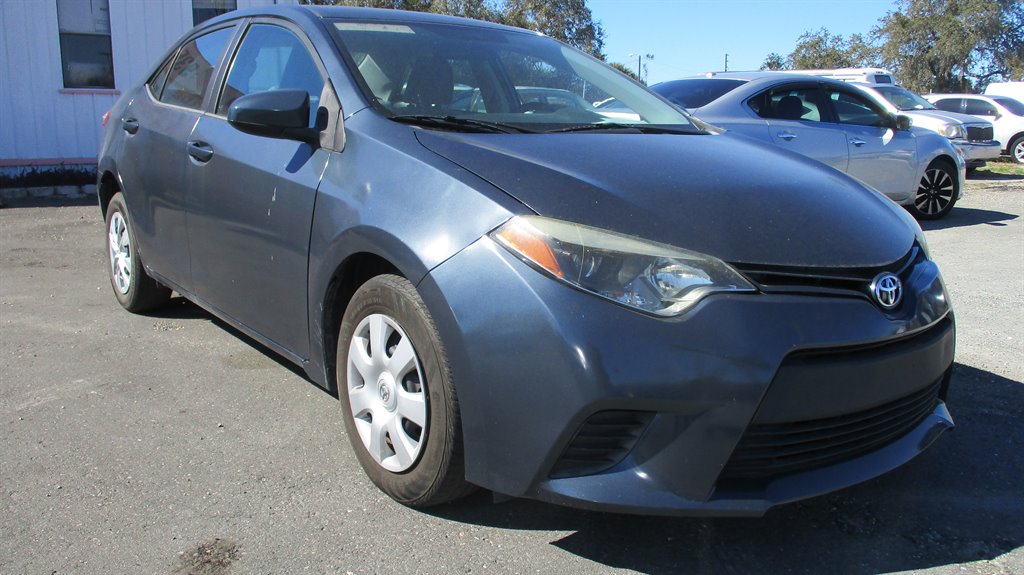 2014 Toyota Corolla - $9,900