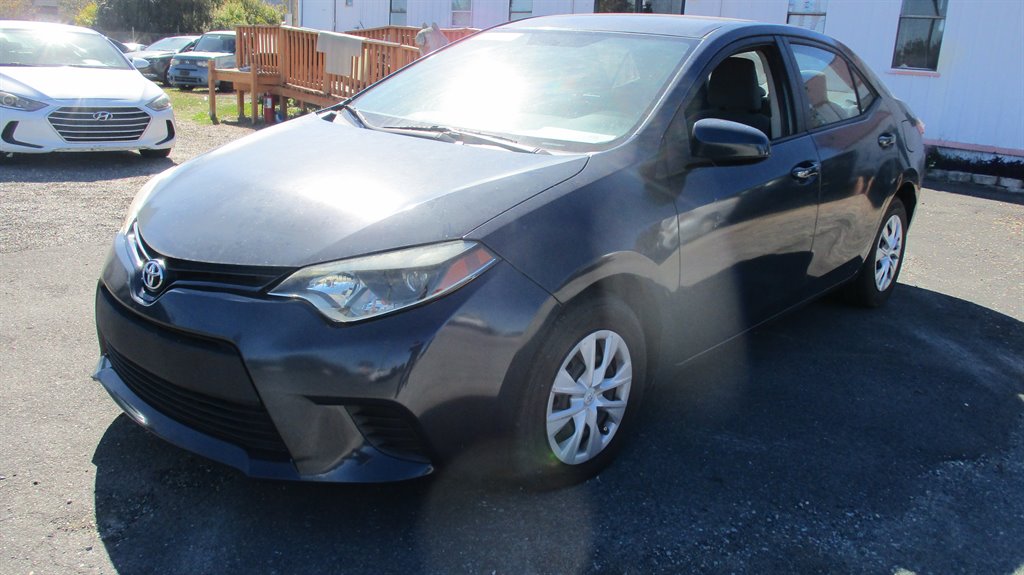 2014 Toyota Corolla - $9,900