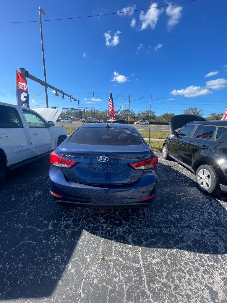 2015 Hyundai Elantra SE photo