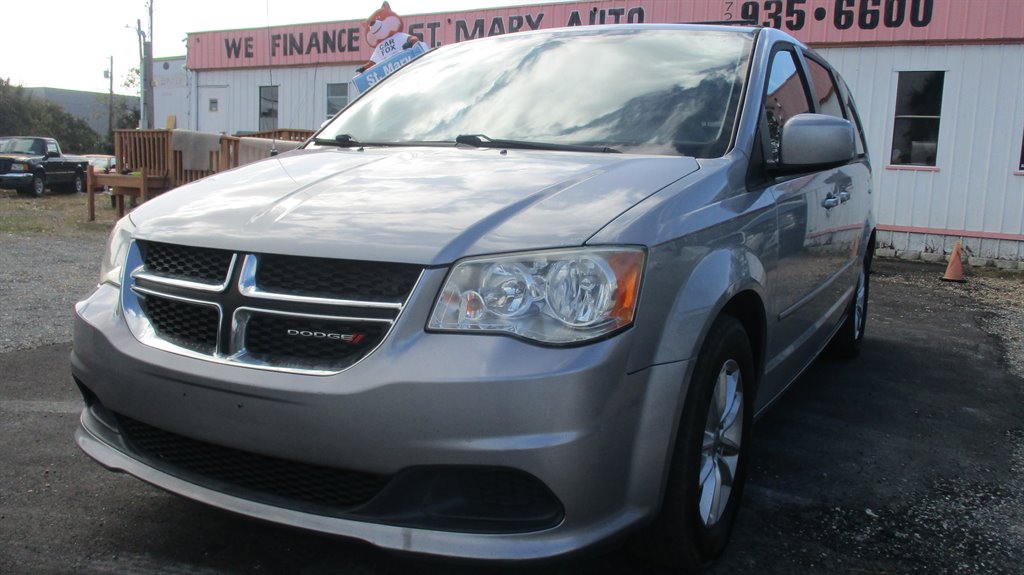 2015 Dodge Grand Caravan - $9,990