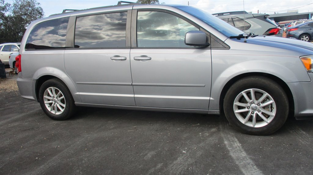 2015 Dodge Grand Caravan - $9,990