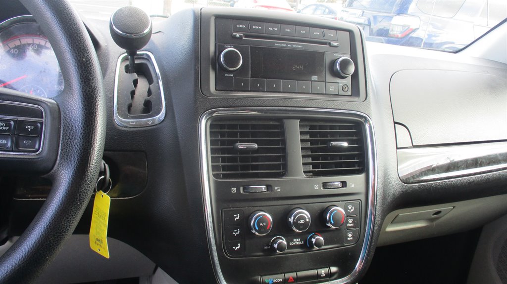 2015 Dodge Grand Caravan - $9,990