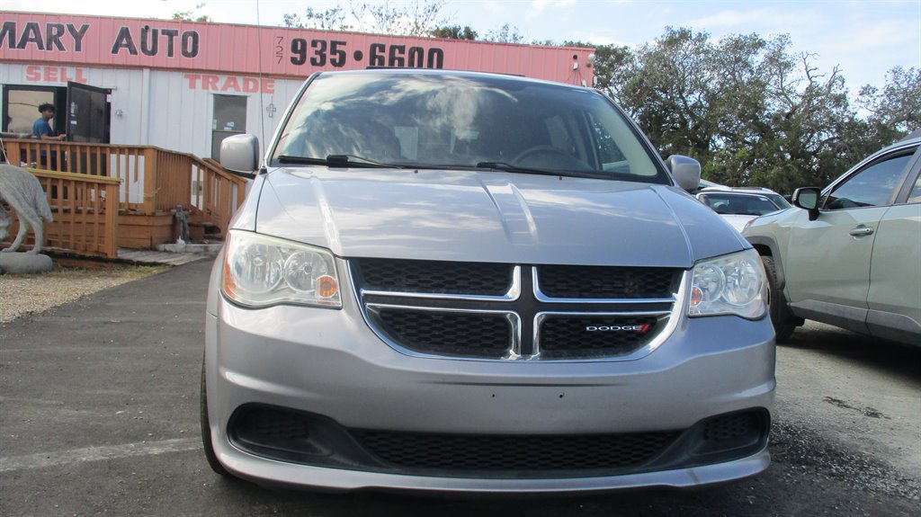 2015 Dodge Grand Caravan - $9,990