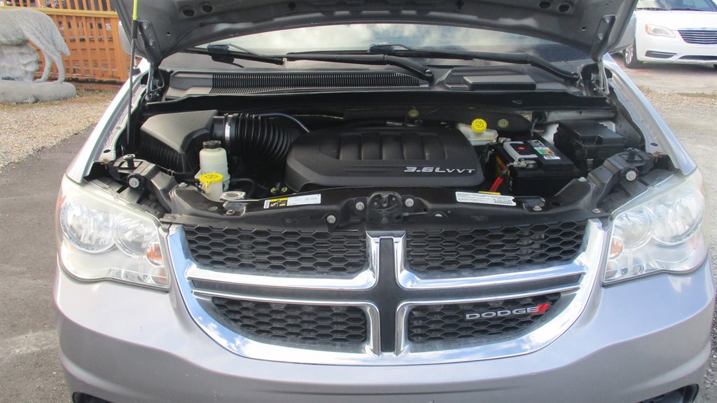2015 Dodge Grand Caravan - $9,990