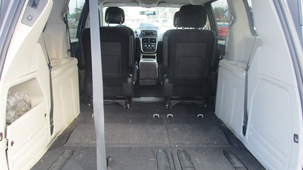 2015 Dodge Grand Caravan - $9,990