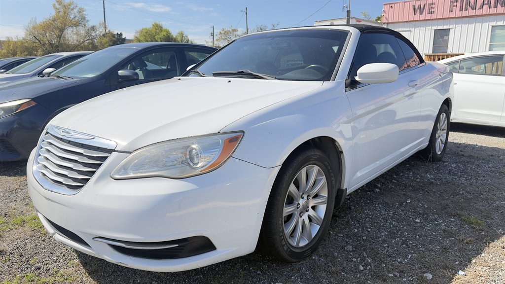 2012 Chrysler 200 - $6,990