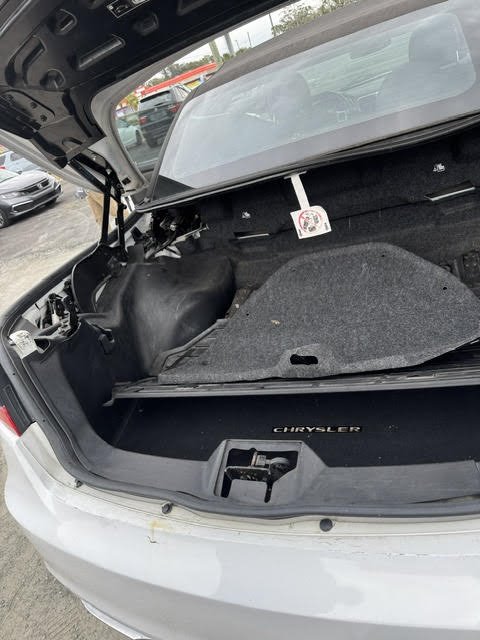 2012 Chrysler 200 - $6,990