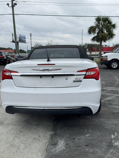 2012 Chrysler 200 - $6,990