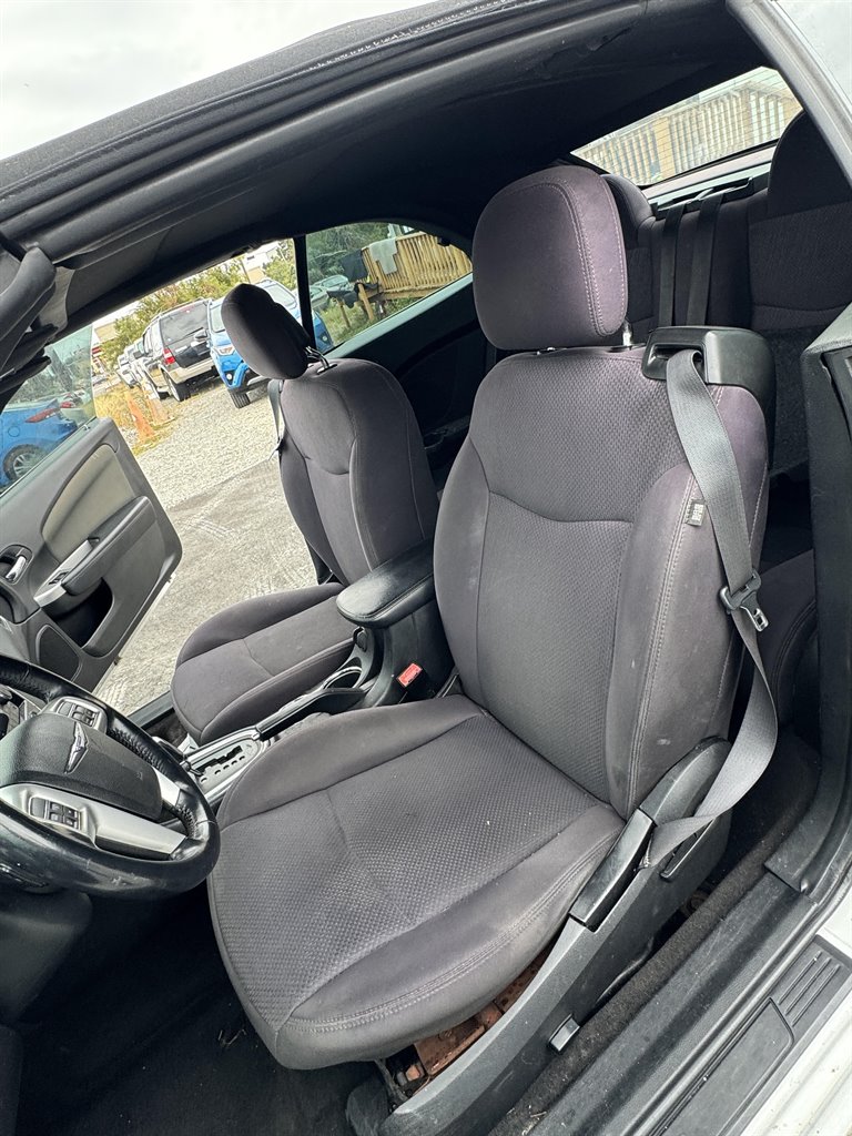 2012 Chrysler 200 - $6,990