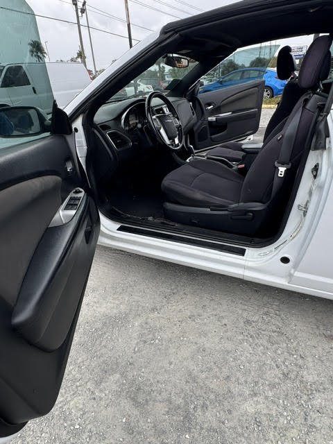 2012 Chrysler 200 - $6,990