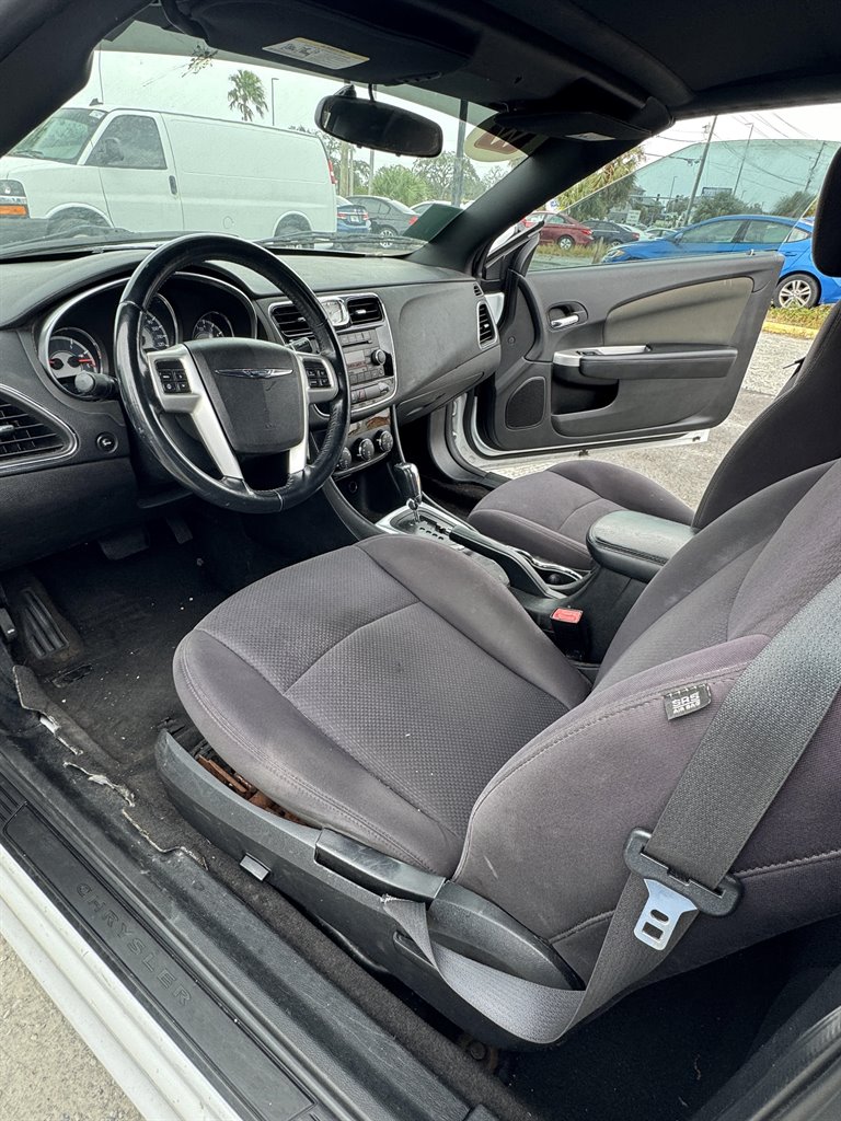 2012 Chrysler 200 - $6,990