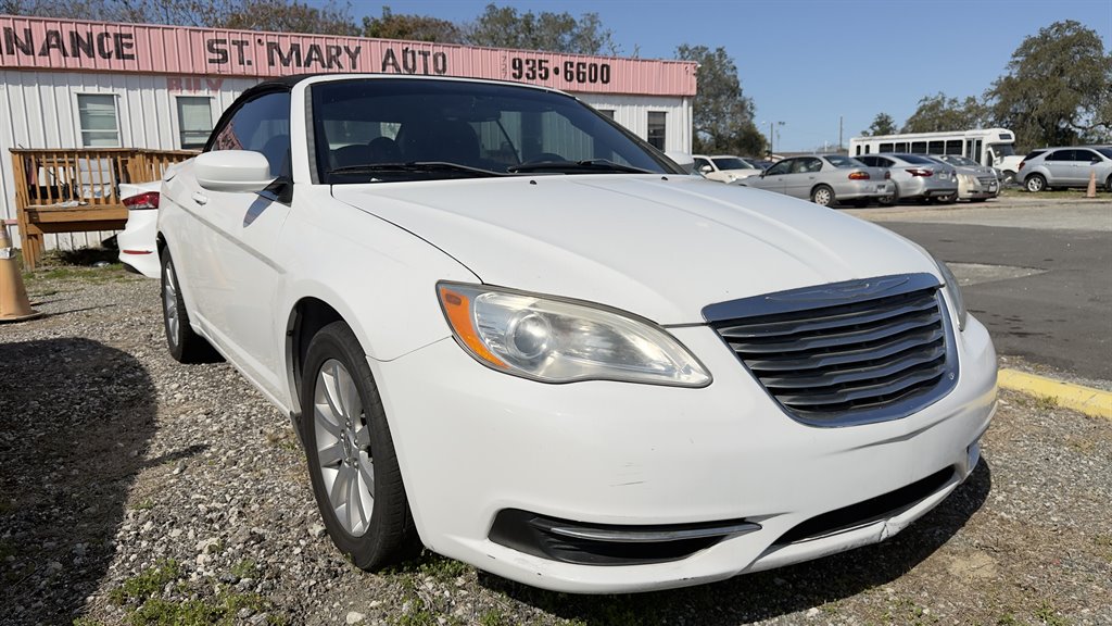 2012 Chrysler 200 - $6,990