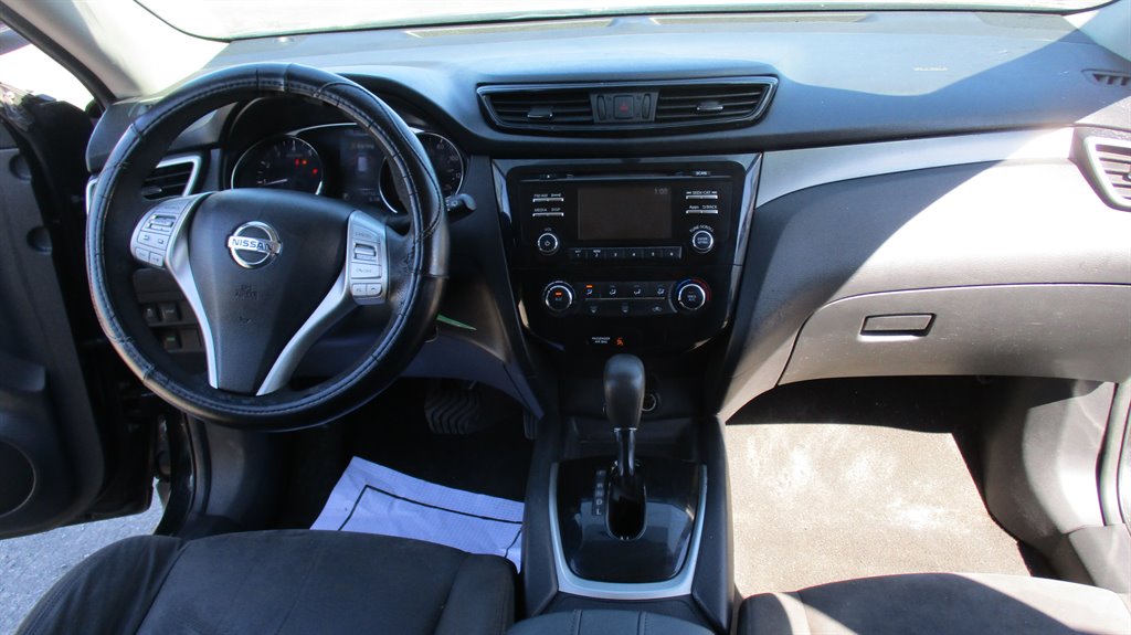2016 Nissan Rogue - $9,990
