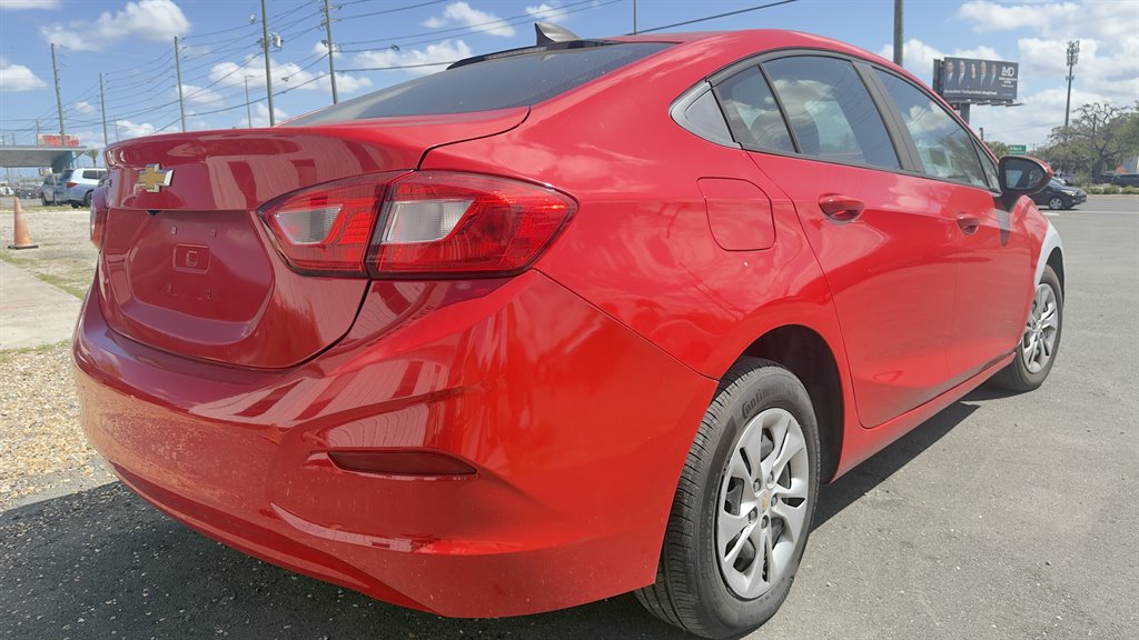 2019 Chevrolet Cruze - $8,990