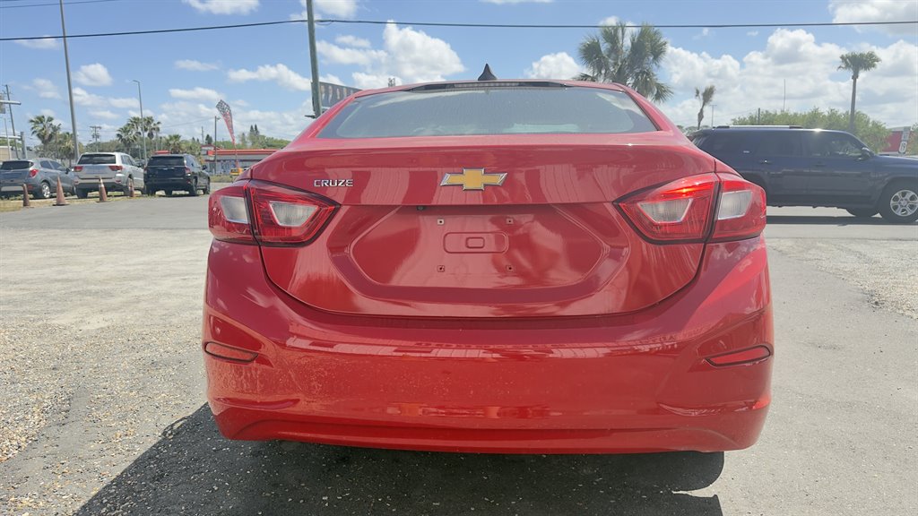 2019 Chevrolet Cruze - $8,990