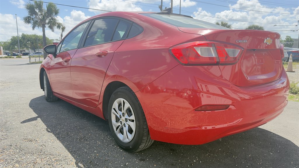 2019 Chevrolet Cruze - $8,990
