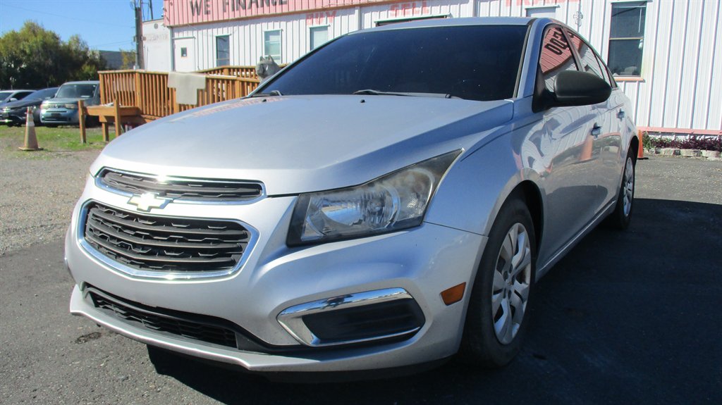 2015 Chevrolet Cruze - $6,990