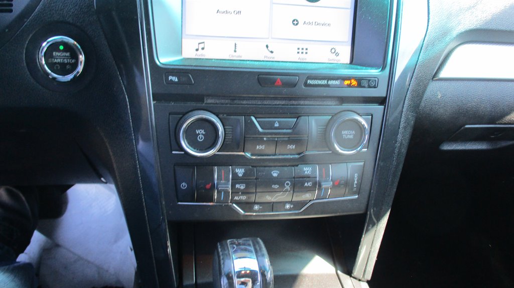 2017 Ford Explorer - $9,900