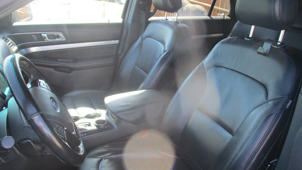 2017 Ford Explorer - $9,900