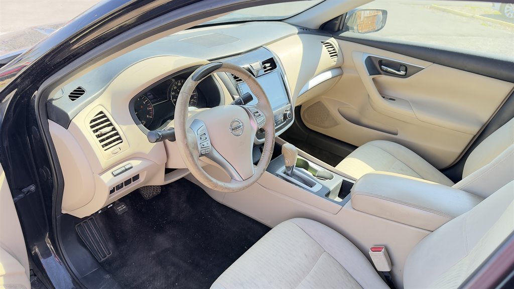 2017 Nissan Altima - $9,900