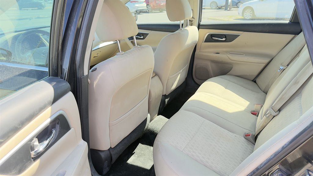 2017 Nissan Altima - $9,900