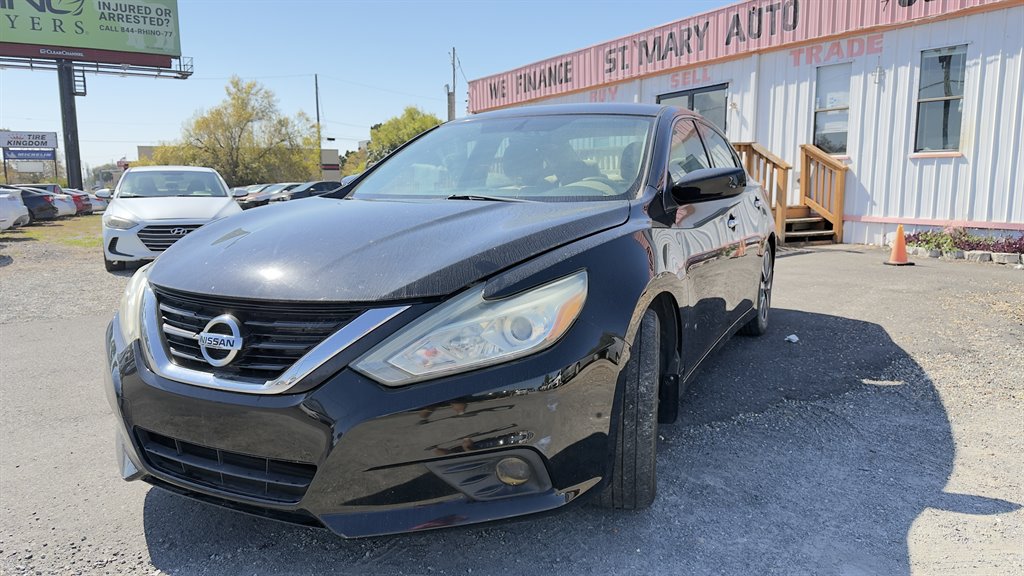 2017 Nissan Altima - $9,900