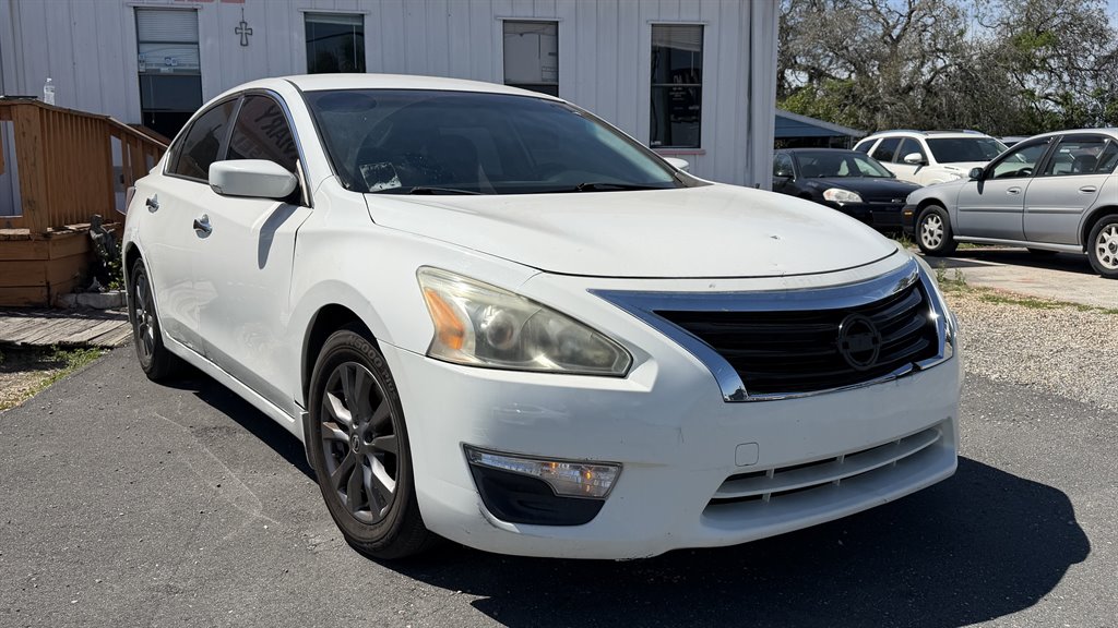 2015 Nissan Altima - $6,990