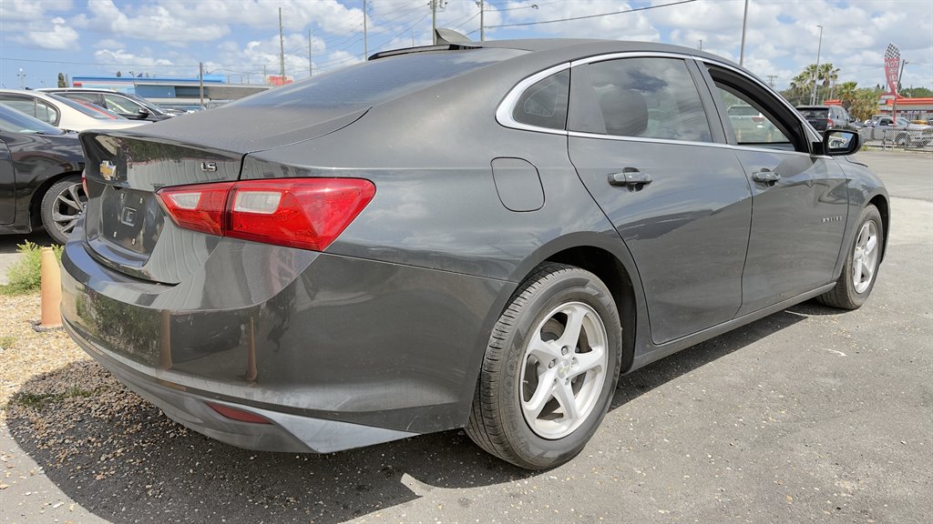 2017 Chevrolet Malibu - $7,990