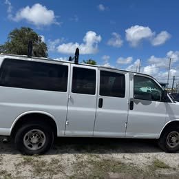 2011 Chevrolet Express - $4,990